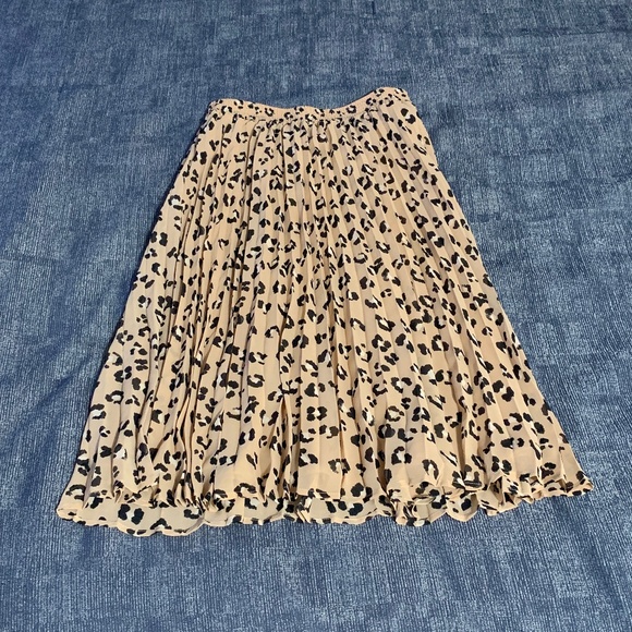 a new day Dresses & Skirts - Pleated leopard print skirt